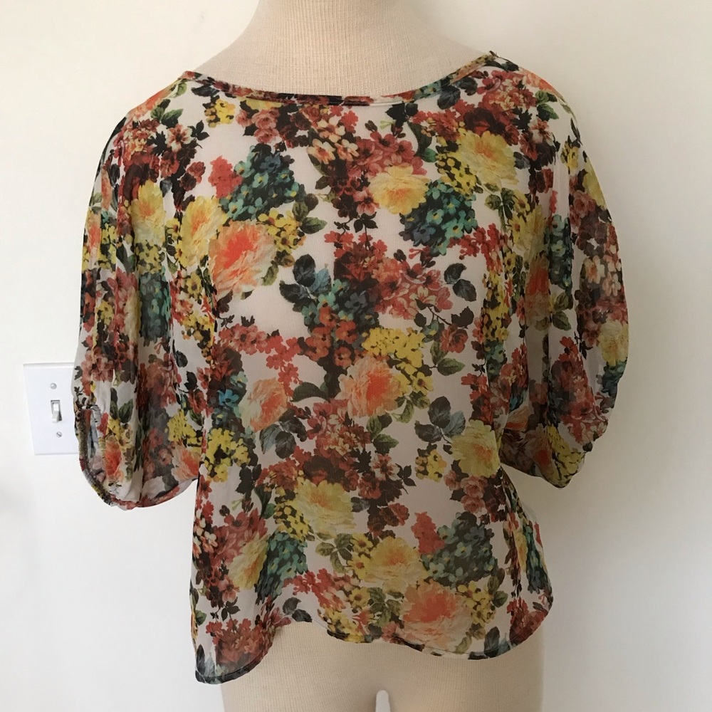 Sheer Flower Top with Knotted Back. Small.